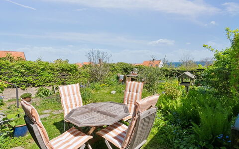 Santuzza - 100M from the Sea: Møbel, Indretning, Gulvbelægning, Etage, Loft, Værelse, Stol, Bord, Lejlighed, Køkken & Spisebord