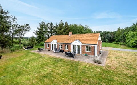 Marlise - 2.5Km from the Sea: Hus, Hjem, Tag, Boligområde, Sommerhus, Estate, Stuehus, Lawn, Landscaping, Sidespor