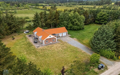 Marlise - 2.5Km from the Sea: Hus, Hjem, Tag, Boligområde, Sommerhus, Estate, Stuehus, Lawn, Landscaping, Sidespor
