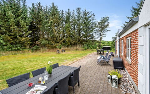 Marlise - 2.5Km from the Sea: Hus, Hjem, Tag, Boligområde, Sommerhus, Estate, Stuehus, Lawn, Landscaping, Sidespor