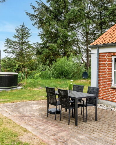 Marlise - 2.5Km from the Sea
