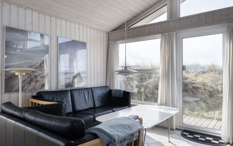 Merta - 150M from the Sea: Træ, Indretning, Hjem, Loft, Etage, Møbel, Stue, Værelse, Couch, Hårdttræ