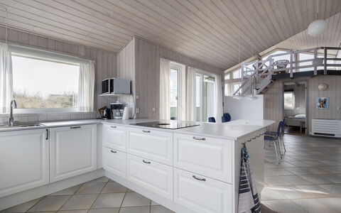 Merta - 150M from the Sea: Køkken, Træ, Gulvbelægning, Indretning, Countertop, Loft, Etage, Hjem, Cabinetry, Møbel