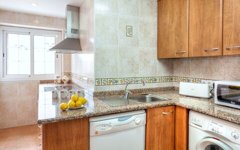 Aloha: Cabinetry, Countertop, Ejendom, Hvid, Tap, Vindue, Komfur, Håndvask, Køkken, Køkkenvask