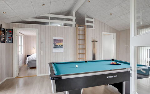 Lennart - 300M from the Sea: Boligområde, Tag, Forstad, Indkørsel, Estate, Skorsten