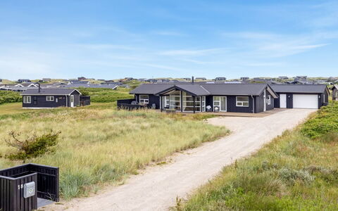 Lennart - 300M from the Sea: Bjergrige Landskabsformer, Bjerg, Bakke, Bjergkæde, Hill Station, Menneskelig Bosættelse, Urban Design, Alps, Dal, Topmøde