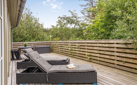 Yngve - 1.2Km from the Sea: Træ, Hjem, Veranda, Dæk, Hårdttræ, Tag, Bejdse, Trægulve, Eco Hotel