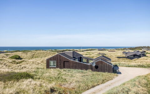 Carit - 450M from the Sea: Træ, Hjem, Veranda, Dæk, Hårdttræ, Tag, Bejdse, Trægulve, Eco Hotel