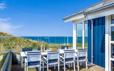 Aster - 150M from the Sea: Blå, Stol, Skygge, Udendørs Møbler, Eco Hotel, Udvej, Veranda, Køkken & Spisebord, Villa, Hotel