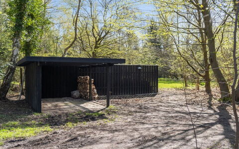 Karl - 4Km from the Sea: Svømmepøl, Ferieby