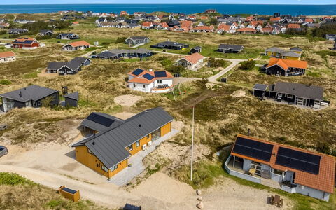 Helga - 650M from the Sea: Bjergrige Landskabsformer, Bjerg, Bakke, Bjergkæde, Hill Station, Menneskelig Bosættelse, Urban Design, Alps, Dal, Topmøde