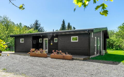 Melina - 900M to the Fjord: Blå, Busk, Sommerhus, Bunddække, Have, Estate, Skygge, Landscaping, Stuehus, Eco Hotel