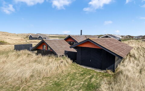 Thorfin - 100M from the Sea: Tag, Hus, Hjem, Sommerhus, Dør, Sidespor, Dæk, Veranda, Planke, Hårdttræ