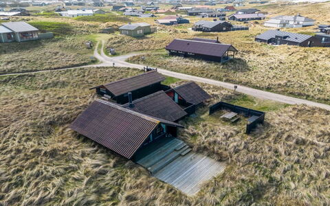 Thorfin - 100M from the Sea: Tag, Hus, Hjem, Sommerhus, Dør, Sidespor, Dæk, Veranda, Planke, Hårdttræ