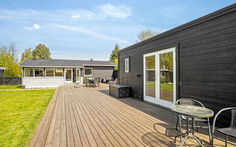Selve - 600M from the Sea: Træ, Hjem, Veranda, Dæk, Hårdttræ, Tag, Bejdse, Trægulve, Eco Hotel