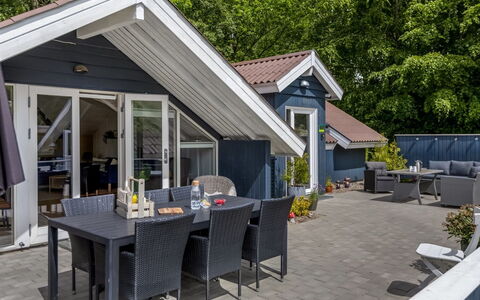 Fenna - 30Km from the Sea