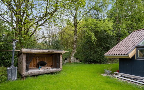 Fenna - 30Km from the Sea: Hjem, Sommerhus, Veranda, Hårdttræ, Sidespor, Dæk, Skygge, Planke, Estate, Garden Bygninger