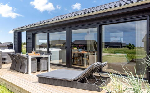 Ata - 400M from the Sea: Møbel, Indretning, Gulvbelægning, Etage, Loft, Værelse, Stol, Bord, Lejlighed, Køkken & Spisebord