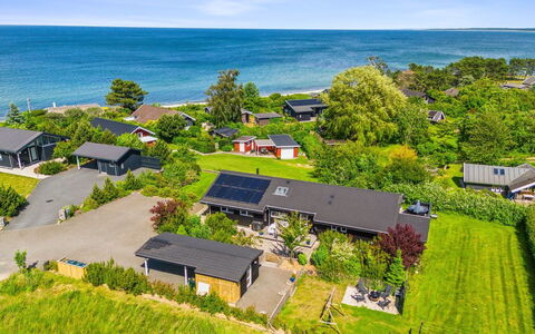 Tuulikki - 100M from the Sea: Bjergrige Landskabsformer, Bjerg, Bakke, Bjergkæde, Hill Station, Menneskelig Bosættelse, Urban Design, Alps, Dal, Topmøde