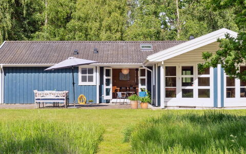 Launo - 1.1Km to the Fjord: Estate, Skygge, Indkørsel, Stuehus