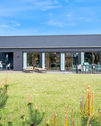 Edite - 900M from the Sea