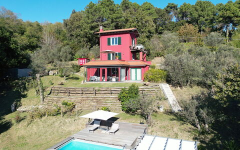 Villa Di Confine: Plante, Bygning, Ejendom, Vindue, Himmel, Natur, Træ, Hus, Land Lot, Fritid