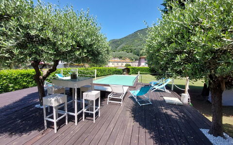 Villa L'antico Casale: Plante, Himmel, Bord, Møbel, Skygge, Udendørs Møbler, Træ, Træ, Udendørs Bord, Naturlige Landskab