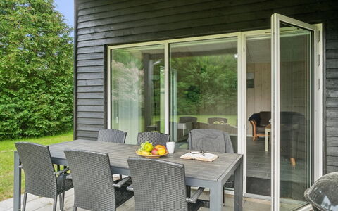 Dorreth - 3.2Km from the Sea: Blå, Busk, Sommerhus, Bunddække, Have, Estate, Skygge, Landscaping, Stuehus, Eco Hotel