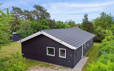 Dorreth - 3.2Km from the Sea