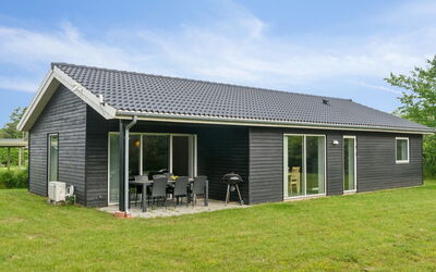 Dorreth - 3.2Km from the Sea