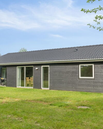 Dorreth - 3.2Km from the Sea