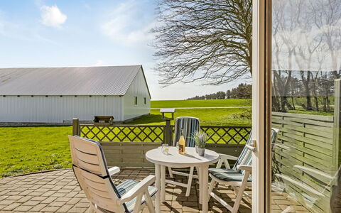 Kerrin - 1Km from the Sea: Møbel, Indretning, Stol, Gulvbelægning, Bord, Udvej, Etage, Loft, Værelse, Eco Hotel