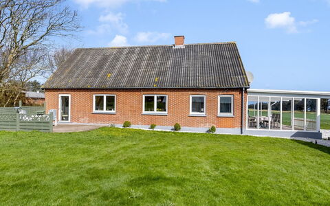 Kerrin - 1Km from the Sea: Møbel, Indretning, Stol, Gulvbelægning, Bord, Udvej, Etage, Loft, Værelse, Eco Hotel