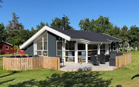 Ingwin - from the Sea: Boligområde, Busk, Hus, Hjem, Have, Estate, Skygge, Landscaping, Lawn
