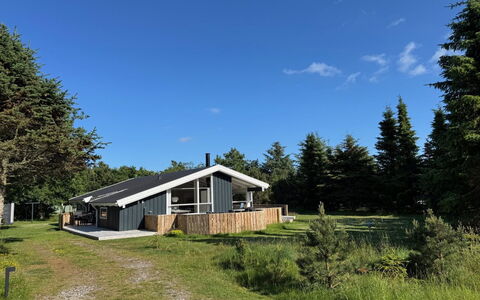 Ingwin - from the Sea: Boligområde, Busk, Hus, Hjem, Have, Estate, Skygge, Landscaping, Lawn