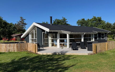 Ingwin - from the Sea: Boligområde, Busk, Hus, Hjem, Have, Estate, Skygge, Landscaping, Lawn
