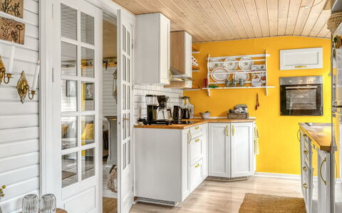 Ellinore - from the Sea: Indretning, Gulvbelægning, Træ, Køkken, Møbel, Countertop, Cabinetry, Etage, Loft, Belysning