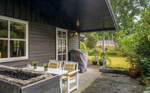 Ellinore - from the Sea: Tag, Hus, Hjem, Sommerhus, Sidespor, Estate, Indkørsel, Garden Bygninger, Gård, Skur