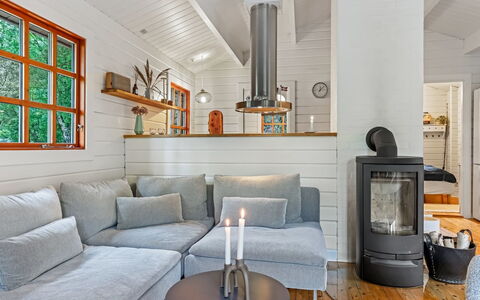 Barthi - 1.6Km from the Sea: Køkken, Countertop, Køkken Apparat, Gulvbelægning, Cabinetry, Indretning, Større Bandage, Etage, Hjem, Møbel