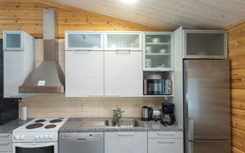 Kuukkelin Kehto: Køkken Apparat, Køkken, Countertop, Større Bandage, Indretning, Cabinetry, Husholdningsapparat, Gulvbelægning, Køleskab, Træ