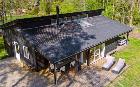 Ilsebeth - 250M from the Sea: Køkken, Countertop, Køkken Apparat, Gulvbelægning, Cabinetry, Indretning, Større Bandage, Etage, Hjem, Møbel
