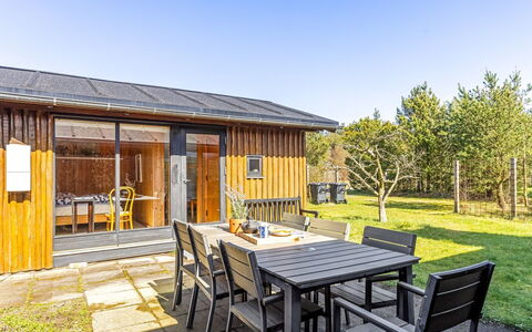 Amarie - 1Km from the Sea: Hus, Hjem, Tag, Boligområde, Sommerhus, Estate, Stuehus, Lawn, Landscaping, Sidespor