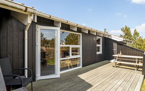 Elisenda - 1Km from the Sea: Træ, Hjem, Veranda, Dæk, Hårdttræ, Tag, Bejdse, Trægulve, Eco Hotel