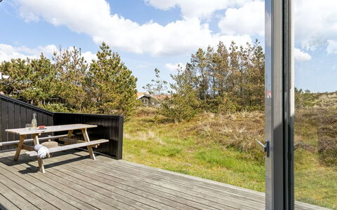 Elisenda - 1Km from the Sea: Træ, Hjem, Veranda, Dæk, Hårdttræ, Tag, Bejdse, Trægulve, Eco Hotel