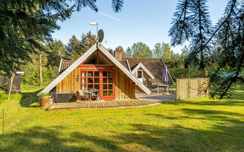 Niesina - 600M to the Fjord: Sommerhus, Landdistrikt, Eng, Lawn, Bjælkehytte, Garden Bygninger, Have, Stuehus, Hytte, Gård