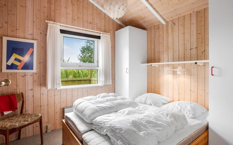 Maira - from the Sea: Træ, Soveværelse, Seng, Indretning, Hjem, Sengetøj, Hus, Sengetøj, Loft, Bed Frame