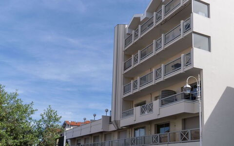 Les Terrasses de Beaupré: Bygning, Himmel, Sky, Højhus, Urban Design, Vindue, Træ, Ejerlejlighed, Hus, Facade