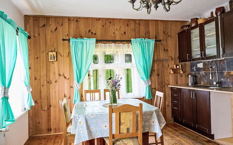 U Myšáka: Møbel, Ejendom, Cabinetry, Bord, Blå, Grøn, Træ, Indretning, Belysning, Stol