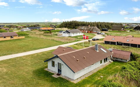 Emppu - 250M from the Sea: Tag, Hjem, Dør, Sommerhus, Skygge, Sidespor, Gård, Estate, Backyard
