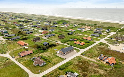 Emppu - 250M from the Sea: Tag, Hjem, Dør, Sommerhus, Skygge, Sidespor, Gård, Estate, Backyard